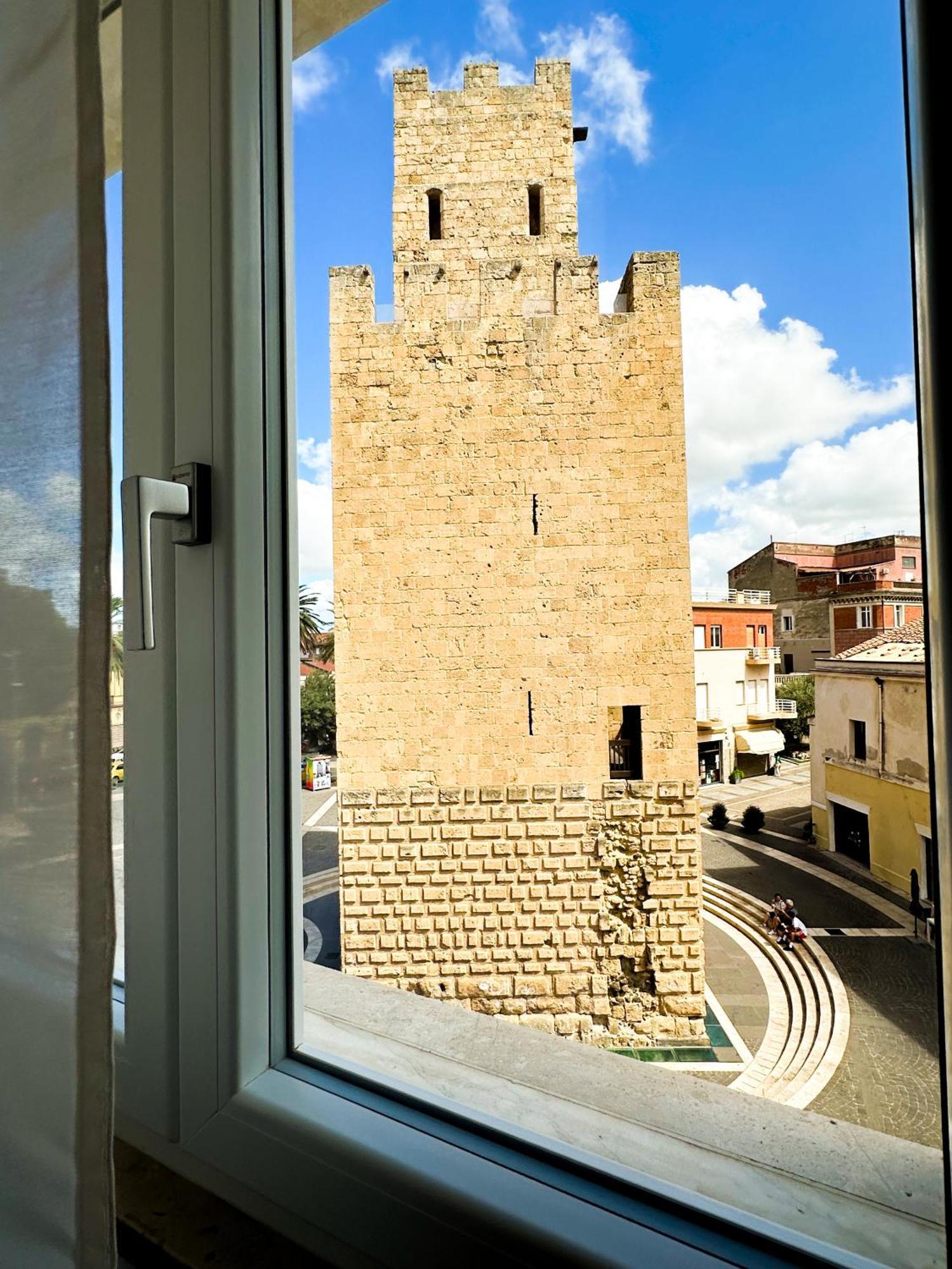 Mamas Hotel Oristano Bagian luar foto